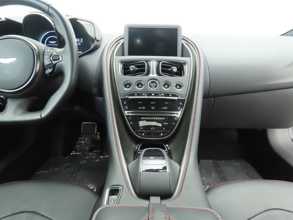 Used 2023 Aston Martin DBS Coupe image 13