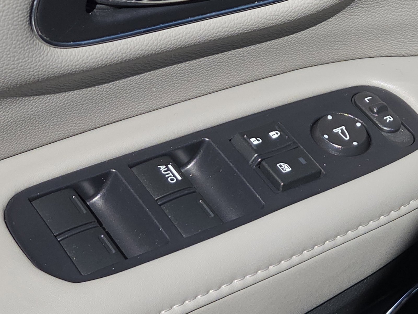 Used 2021 Honda HR-V EX-L image 25