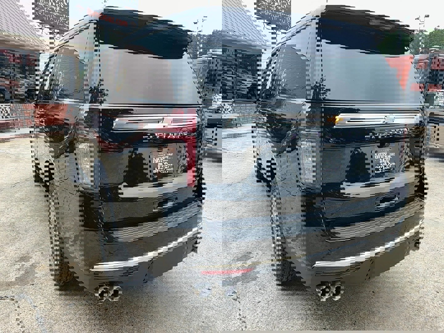 Used 2021 Chevrolet Suburban High Country w/ Premium Package image 7