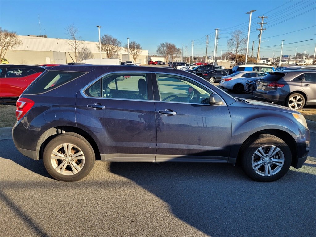 Used 2017 Chevrolet Equinox LS image 2