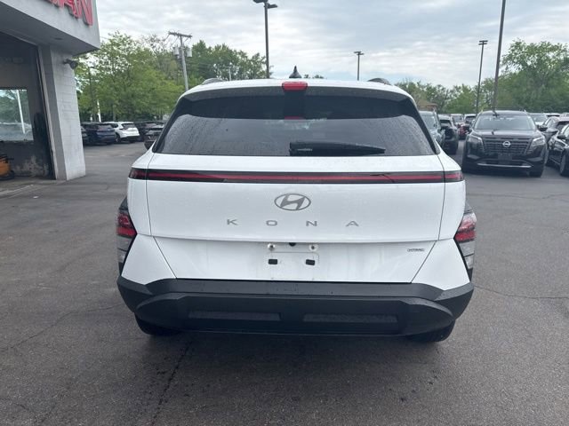 Used 2024 Hyundai Kona SEL AWD/4WD image 3