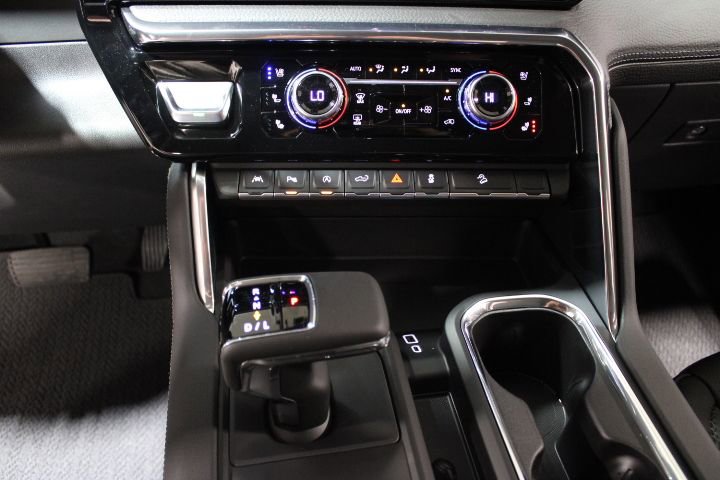 New 2026 GMC Sierra 1500 Denali w/ Denali Reserve Package AWD/4WD image 36