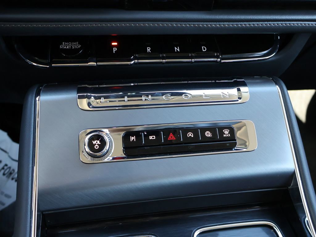 Used 2025 Lincoln Aviator AWD image 28
