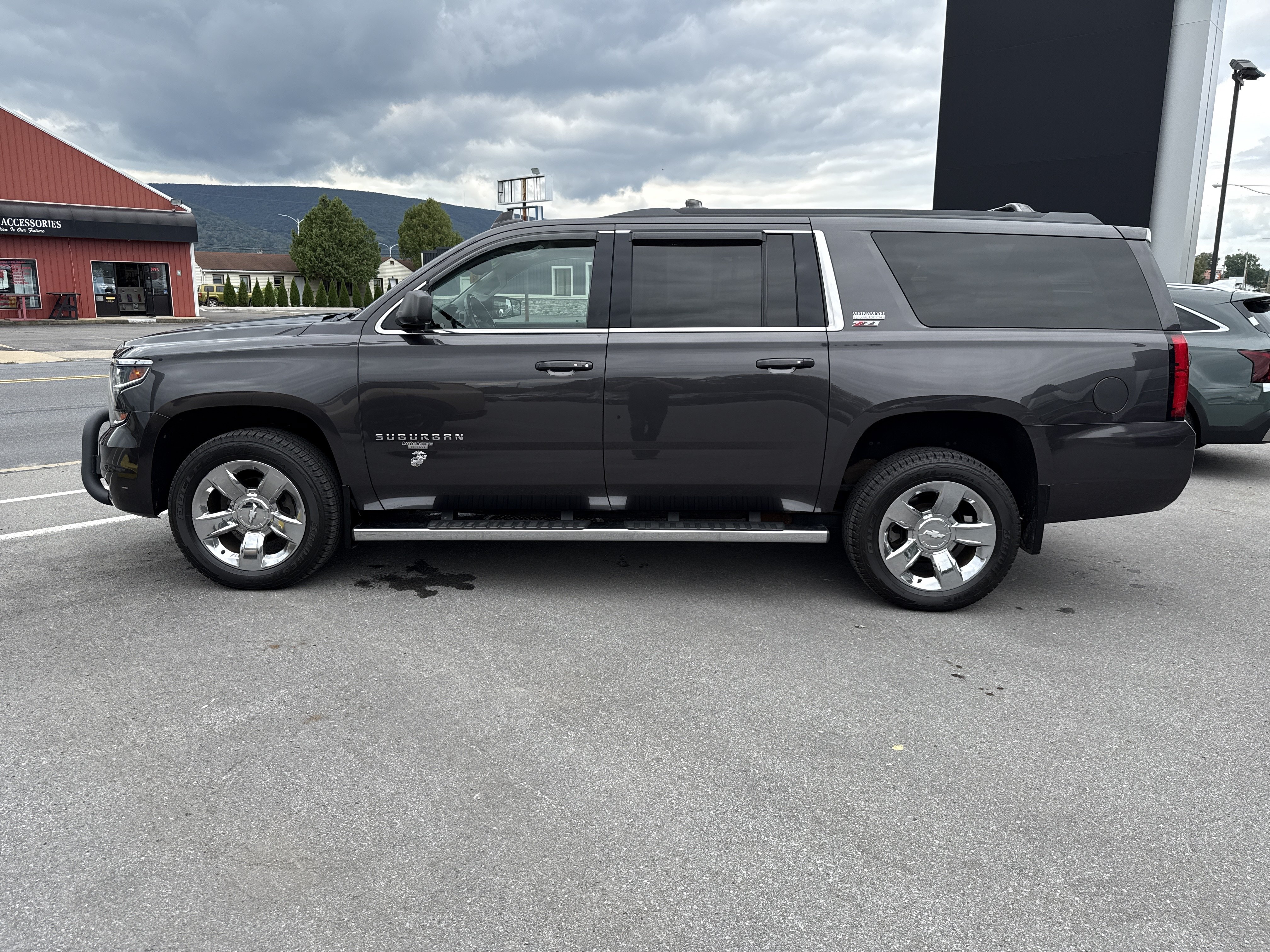 Used 2016 Chevrolet Suburban LT AWD/4WD image 7