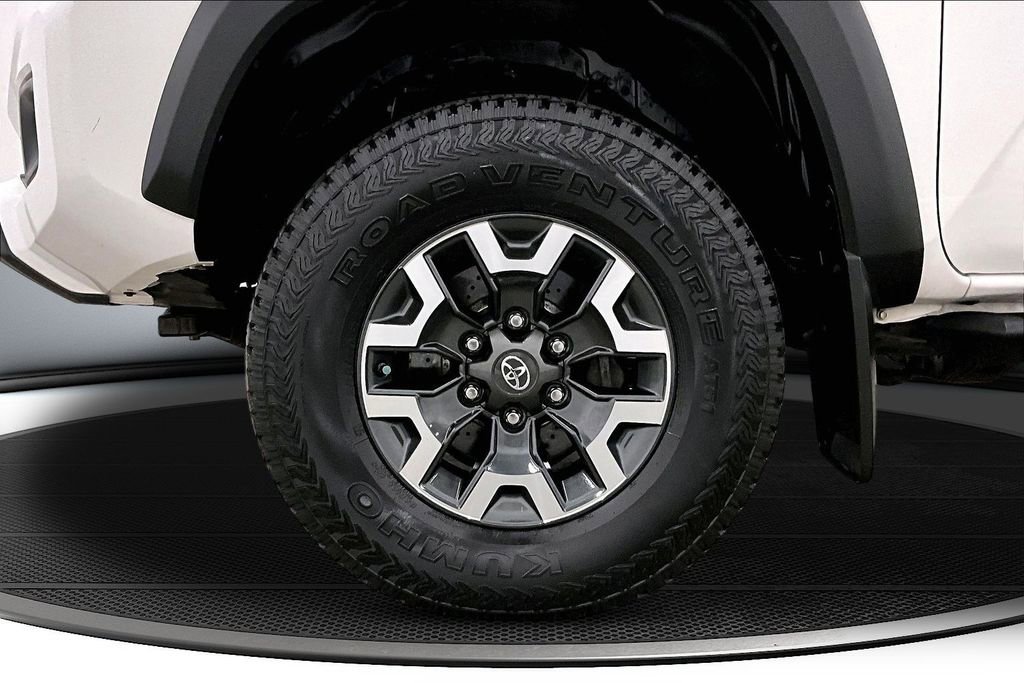 Used 2019 Toyota Tacoma TRD Off-Road AWD/4WD image 33