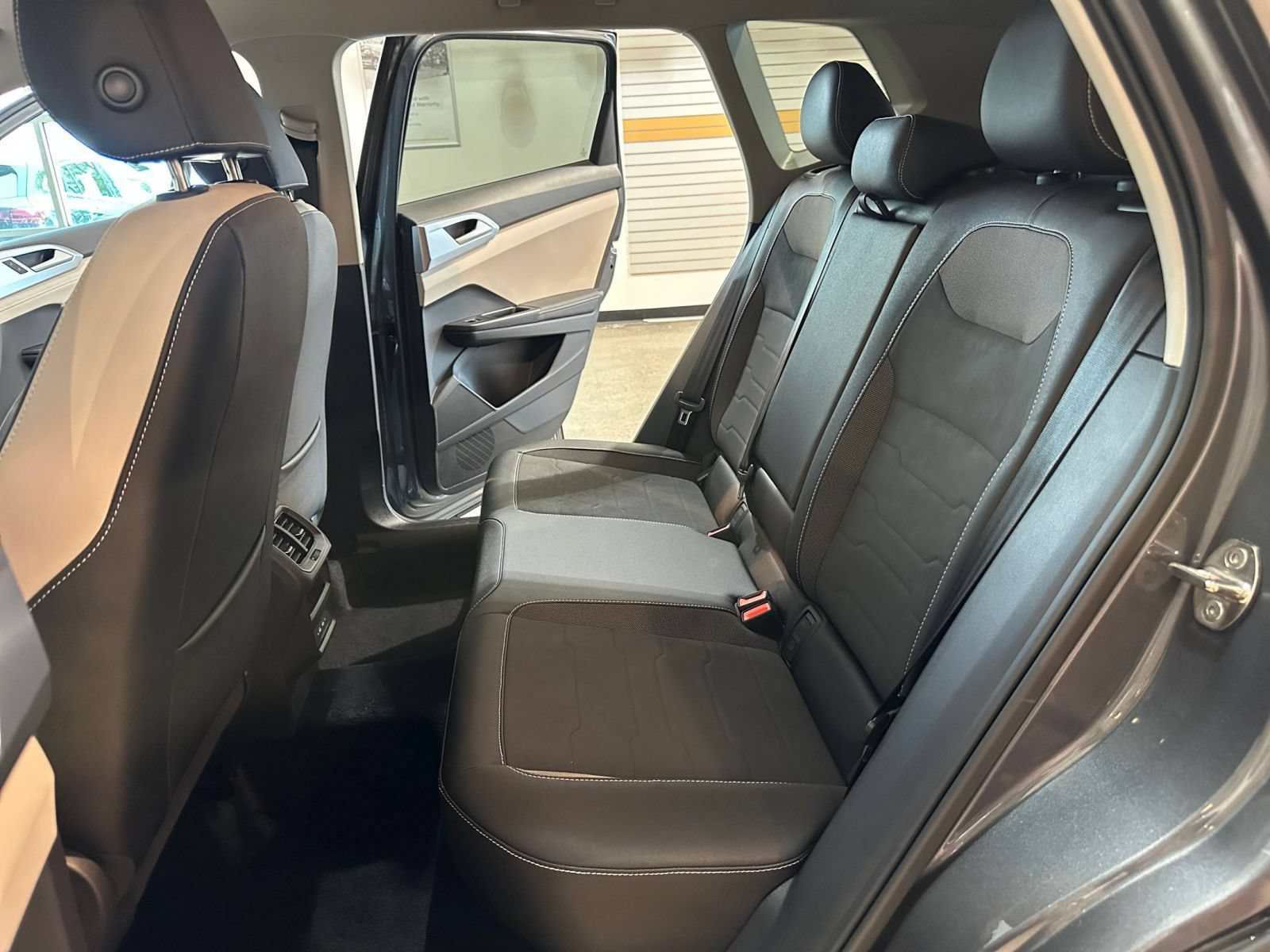 Used 2026 Volkswagen Taos SE FWD image 25