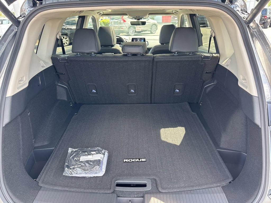 New 2026 Nissan Rogue SV FWD image 18
