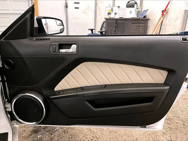 Used 2014 Ford Mustang Premium RWD image 23