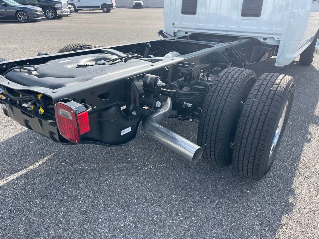Used 2024 RAM 3500 Tradesman w/ Chrome Appearance Group image 34