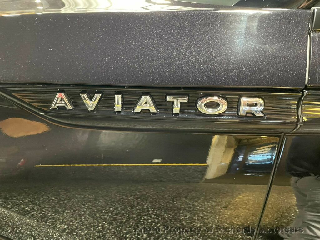 Used 2025 Lincoln Aviator AWD w/ Jet Appearance Package image 7