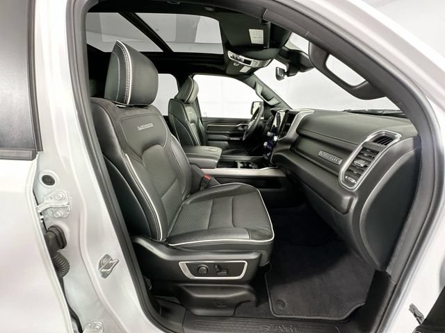 Used 2025 RAM 1500 Laramie w/ Sport Appearance Package AWD/4WD image 29