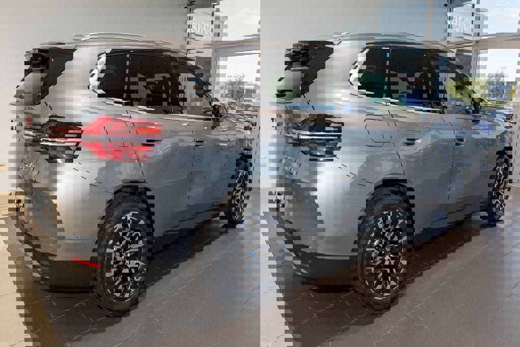 Used 2026 BMW X3 xDrive30 w/ Convenience Package image 5