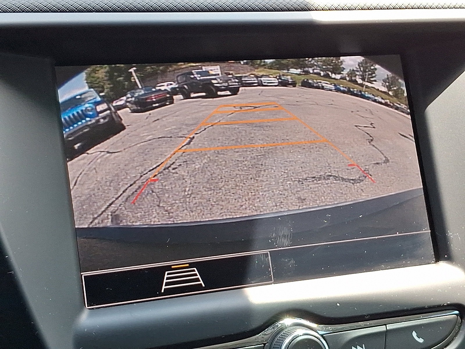 Used 2022 Chevrolet TrailBlazer LT w/ Driver Confidence Package AWD/4WD image 18