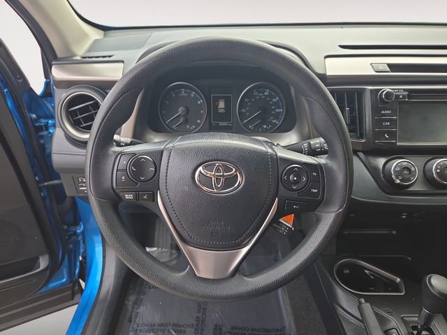 Used 2018 Toyota RAV4 LE image 12