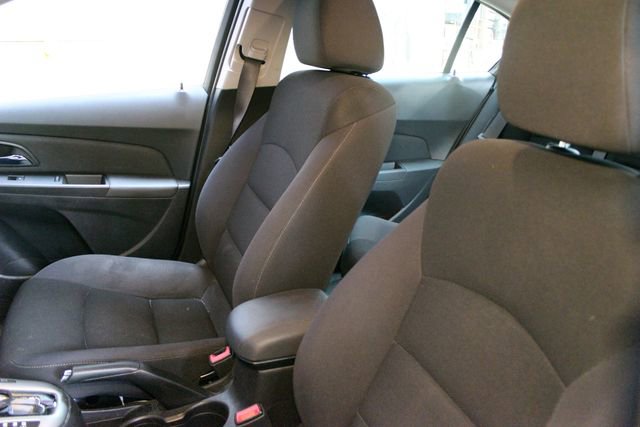 Used 2015 Chevrolet Cruze LT FWD image 16
