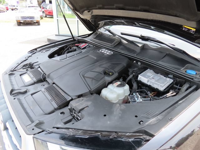 Used 2018 Audi Q7 3.0T Prestige AWD/4WD image 30