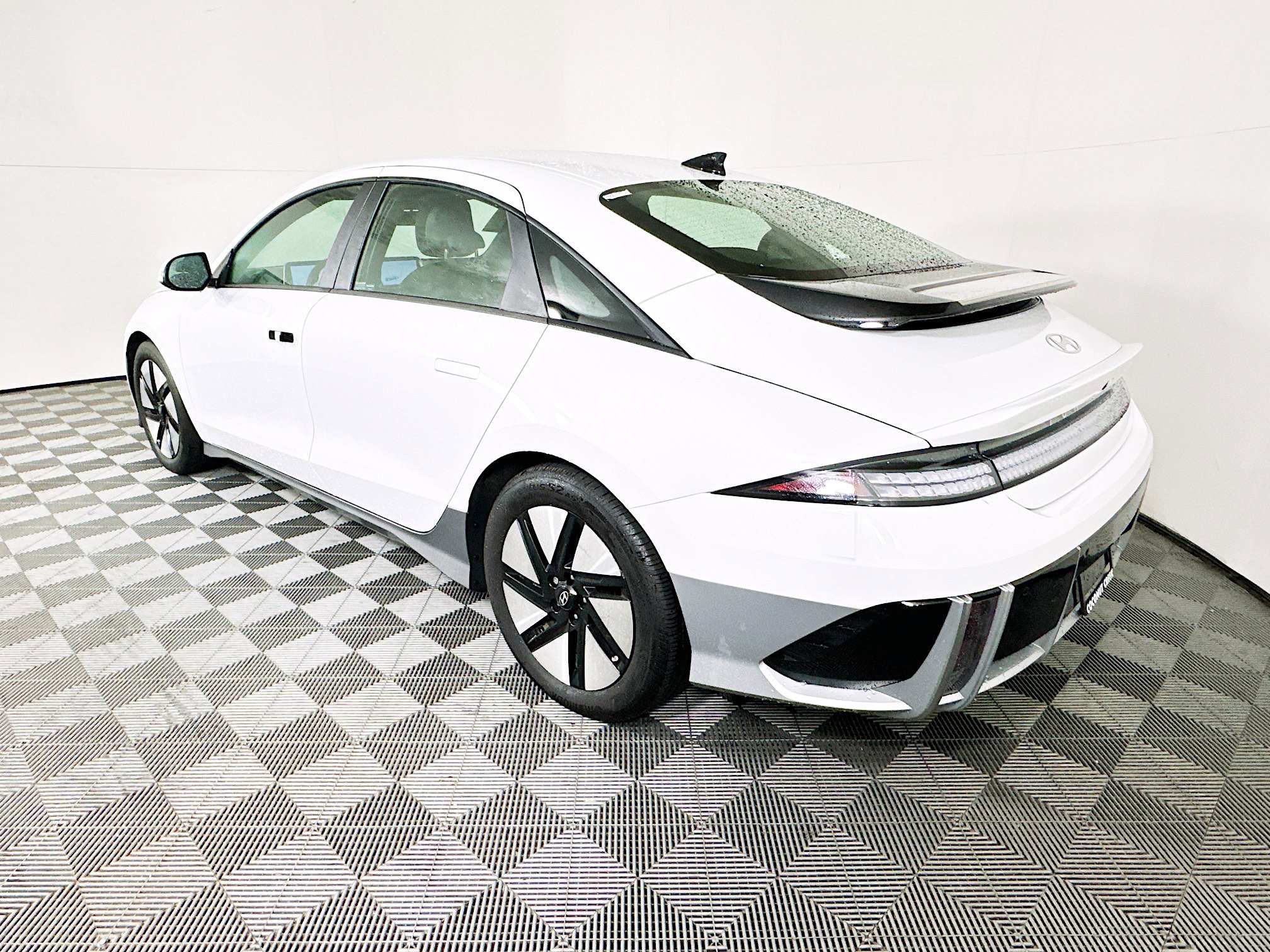 Used 2024 Hyundai Ioniq 6 SE image 5