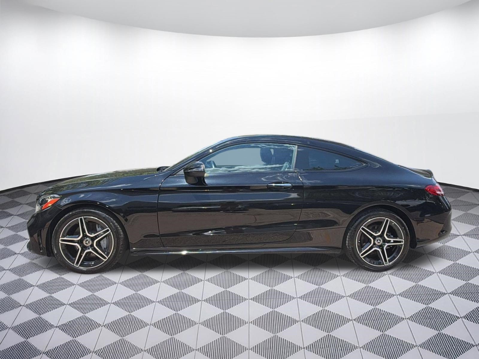 Used 2023 Mercedes-Benz C 300 4MATIC Coupe image 2