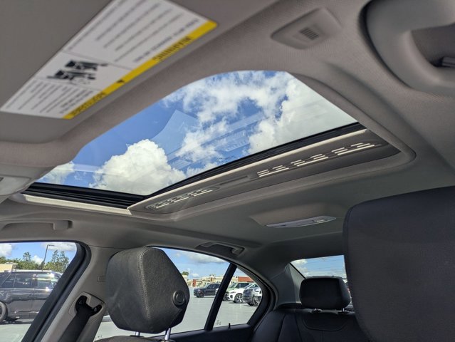 Used 2018 BMW 320i Sedan w/ Convenience Package image 15