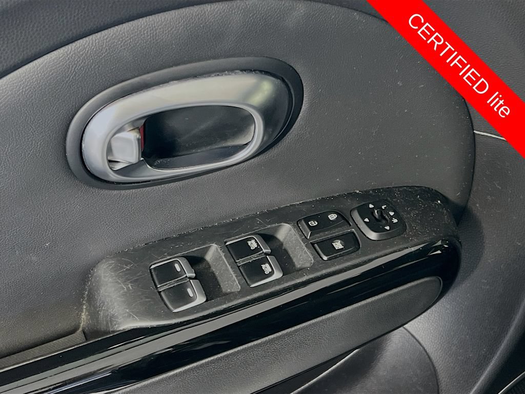 Used 2018 Kia Soul + FWD image 10