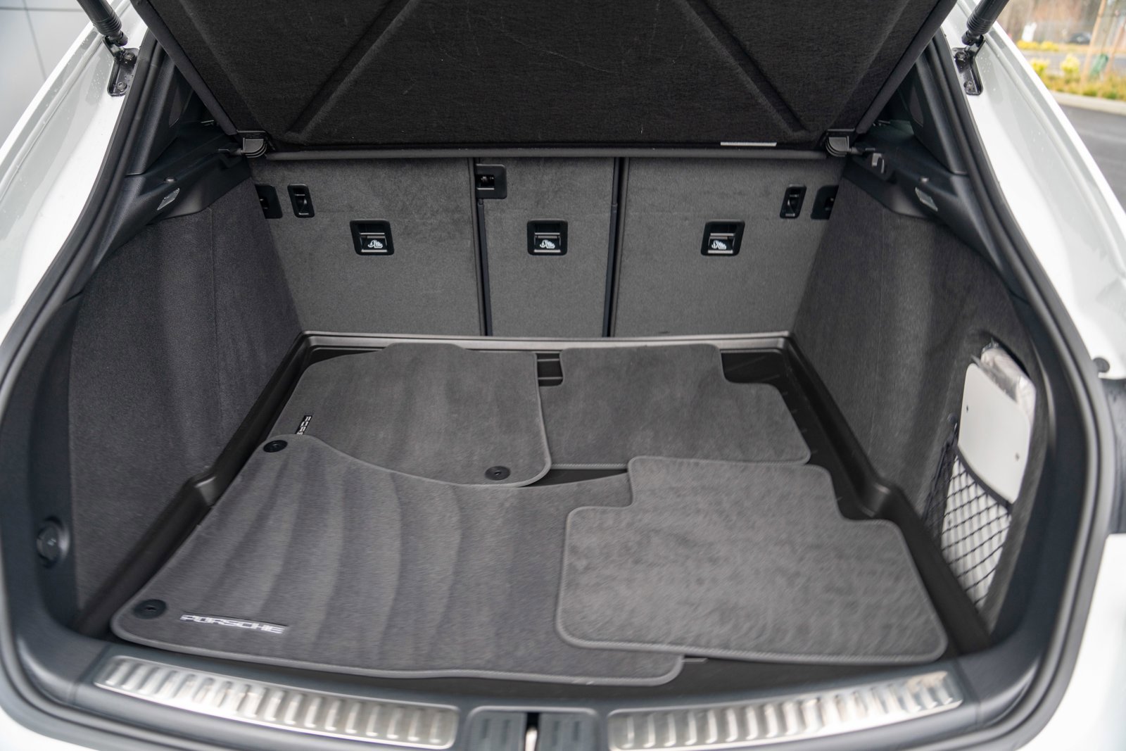 Certified 2025 Porsche Macan image 27