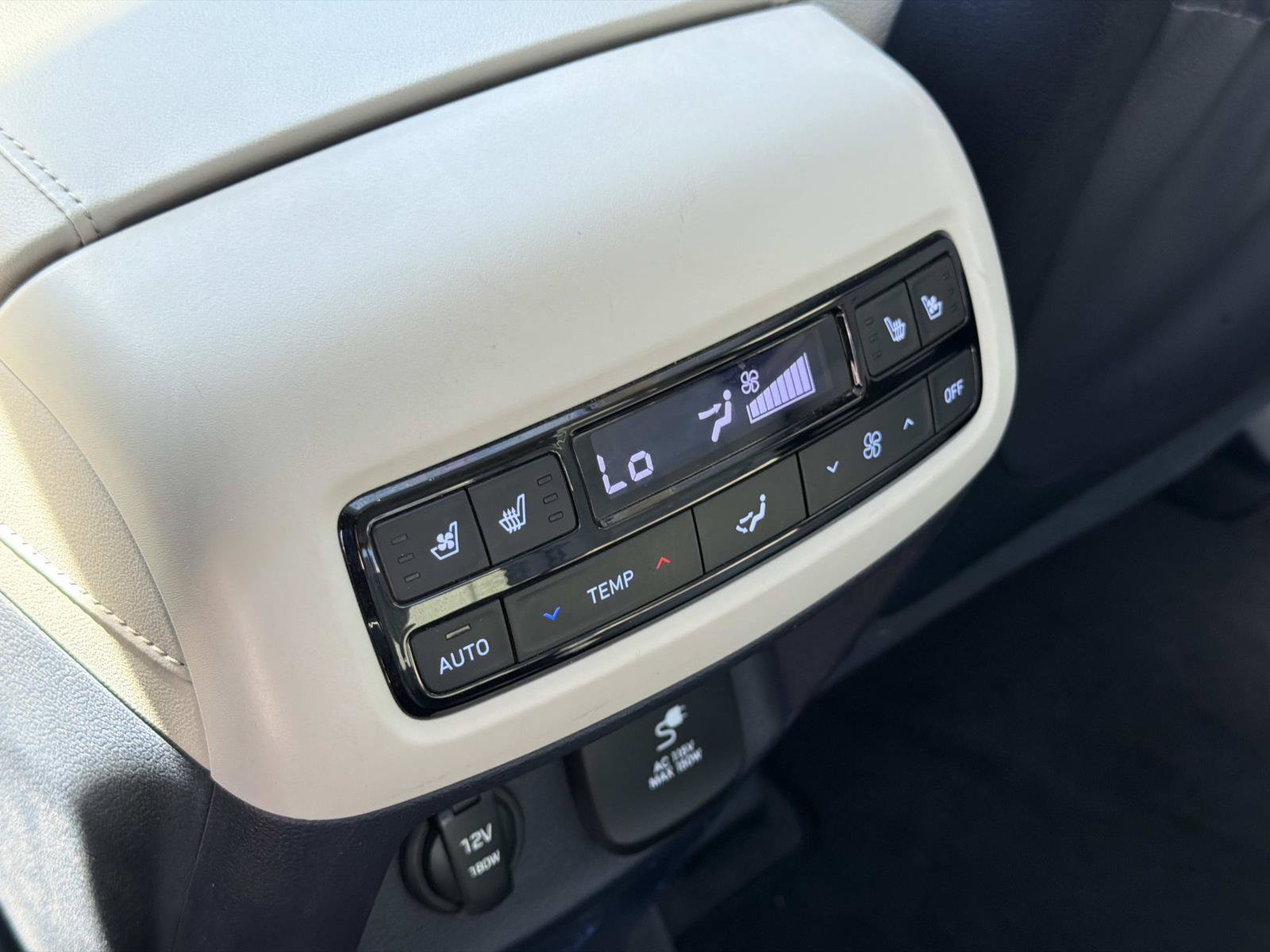 Used 2024 Hyundai Palisade Limited FWD image 17