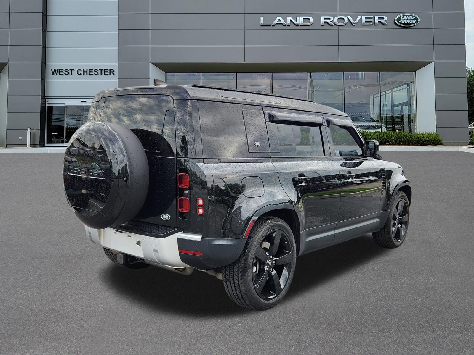 Certified 2023 Land Rover Defender 110 SE AWD/4WD image 4