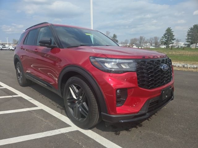 Used 2025 Ford Explorer ST AWD/4WD image 1