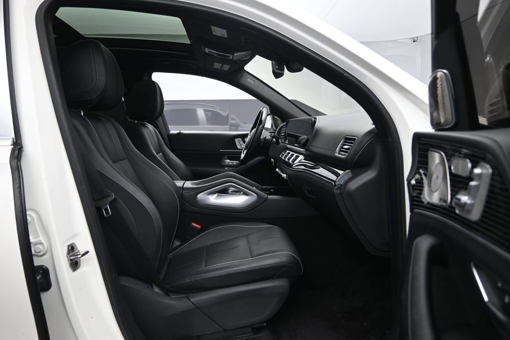 Used 2023 Mercedes-Benz Maybach GLS 600 4MATIC image 32