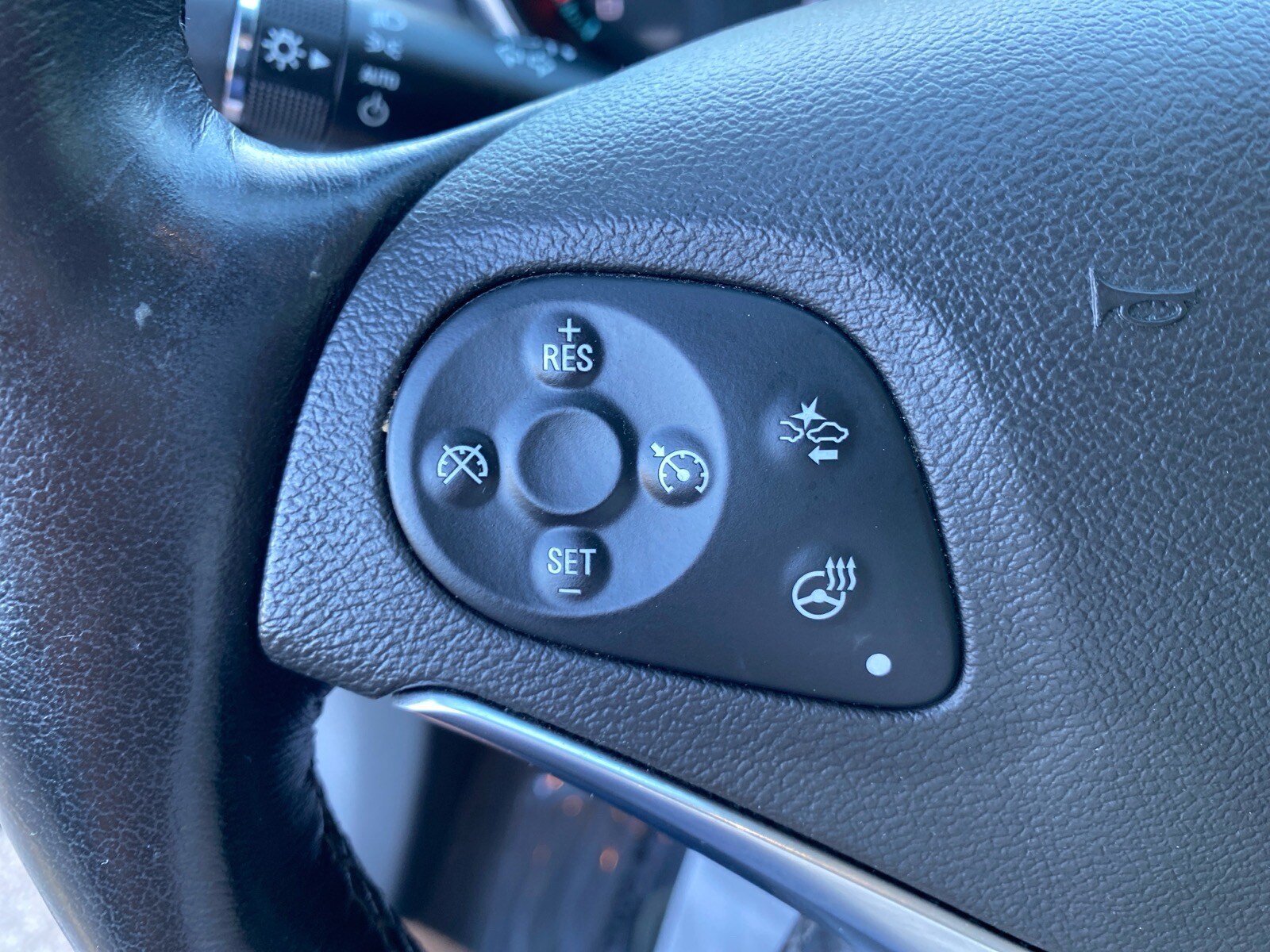Used 2015 Chevrolet Impala LTZ FWD image 18