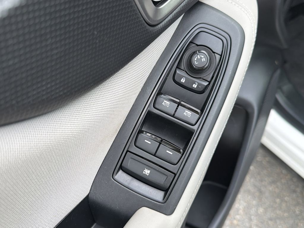 Used 2023 Subaru Forester Premium AWD/4WD image 22