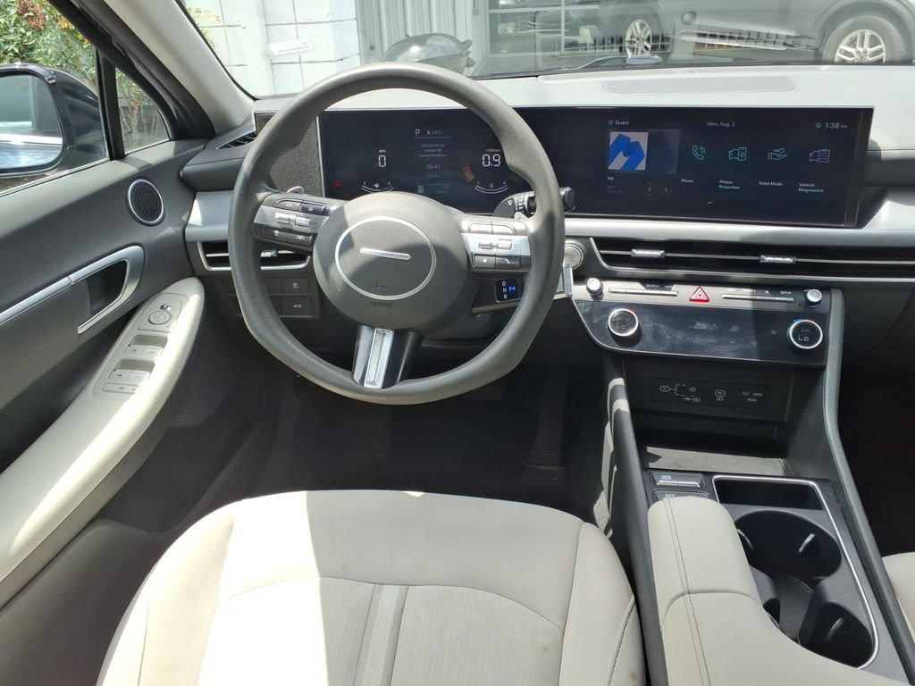 Used 2025 Hyundai Sonata SEL FWD image 12