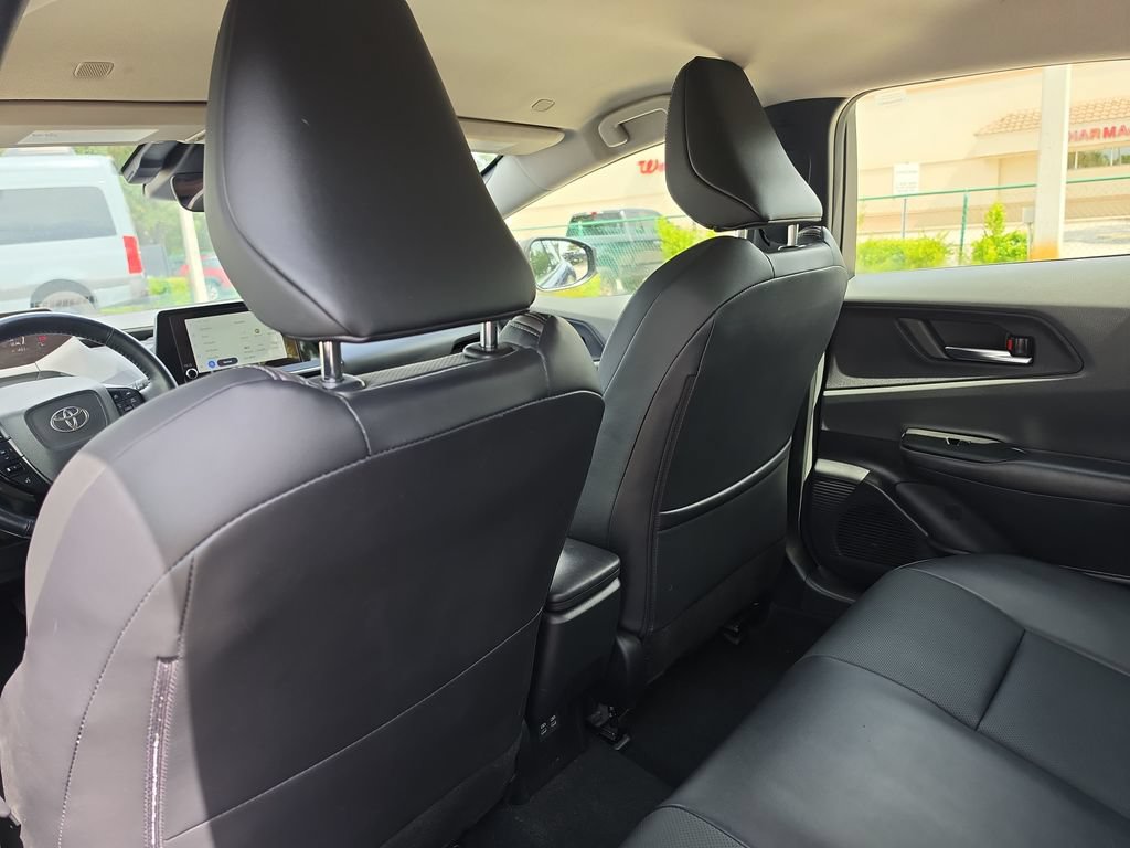Used 2024 Toyota Prius XLE FWD image 28