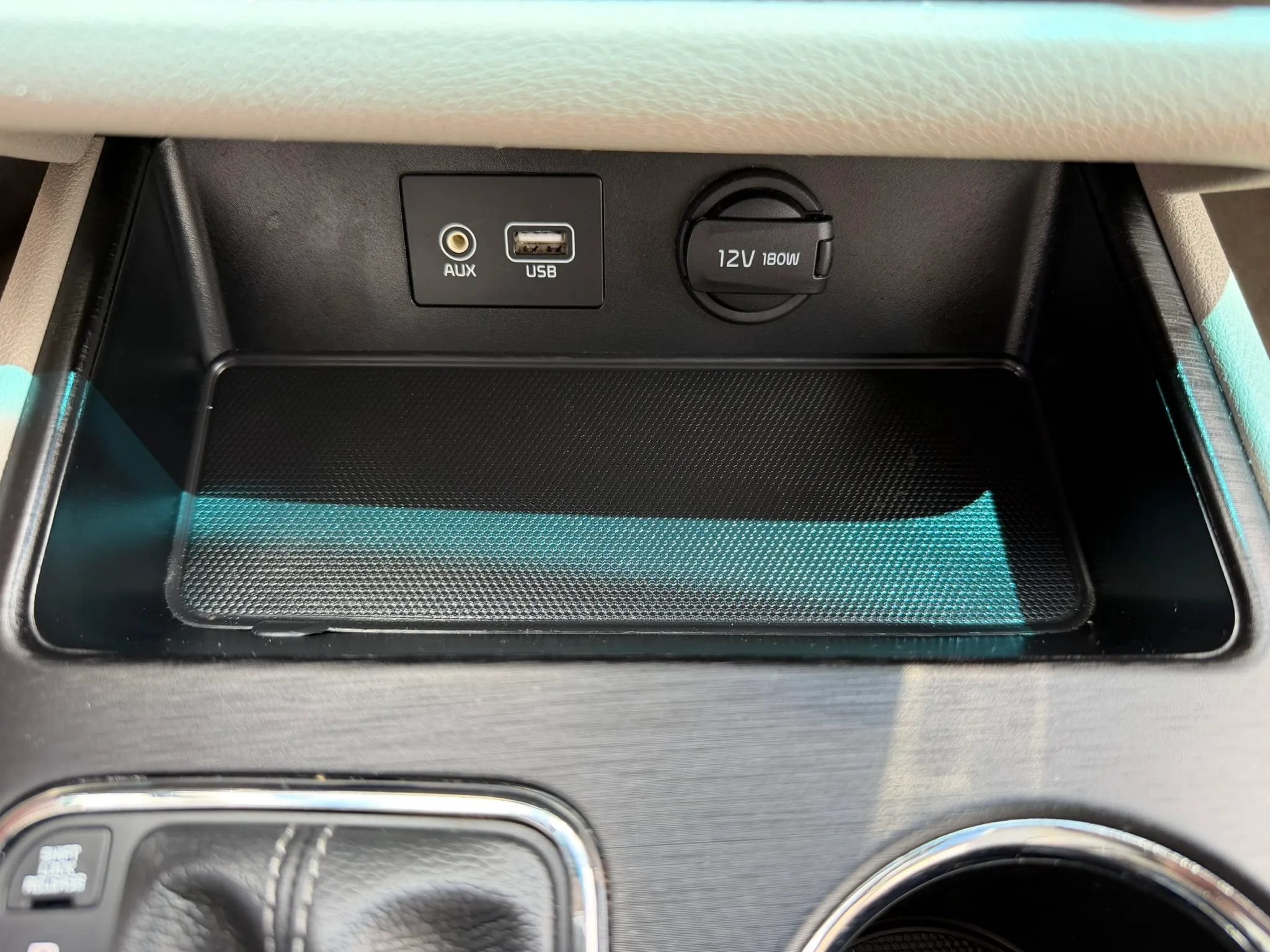 Used 2019 Kia Sedona LX FWD image 29
