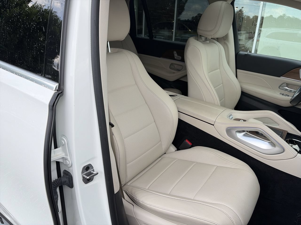 Used 2021 Mercedes-Benz GLS 450 4MATIC image 38