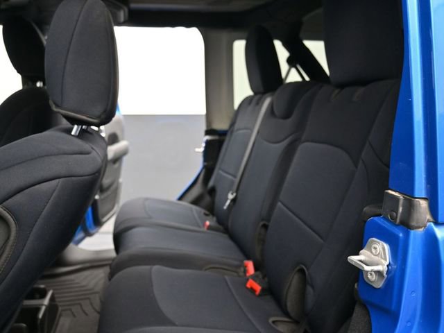 Used 2023 Jeep Wrangler Sahara image 11