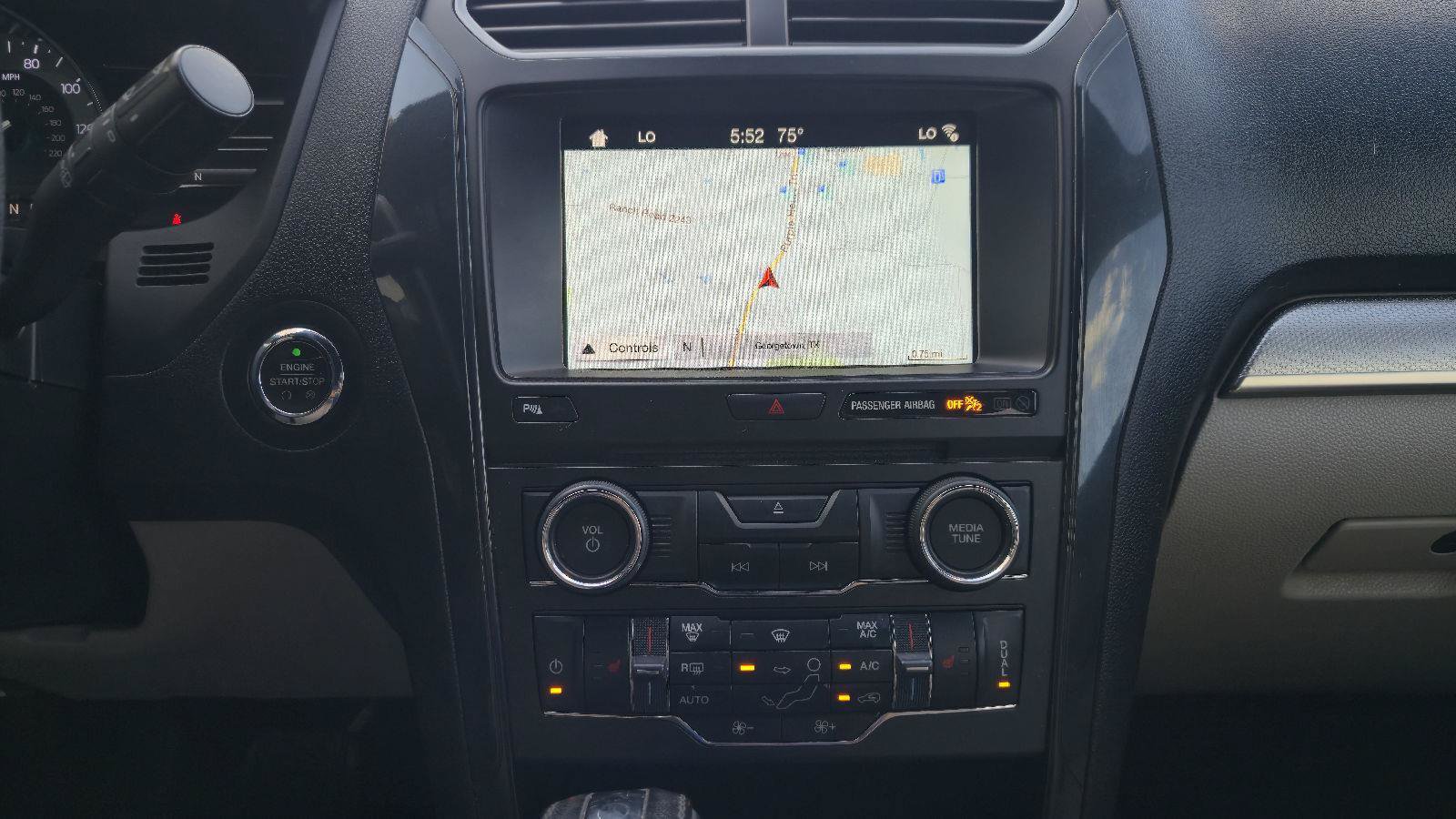 Used 2018 Ford Explorer XLT w/ Equipment Group 202A FWD image 18