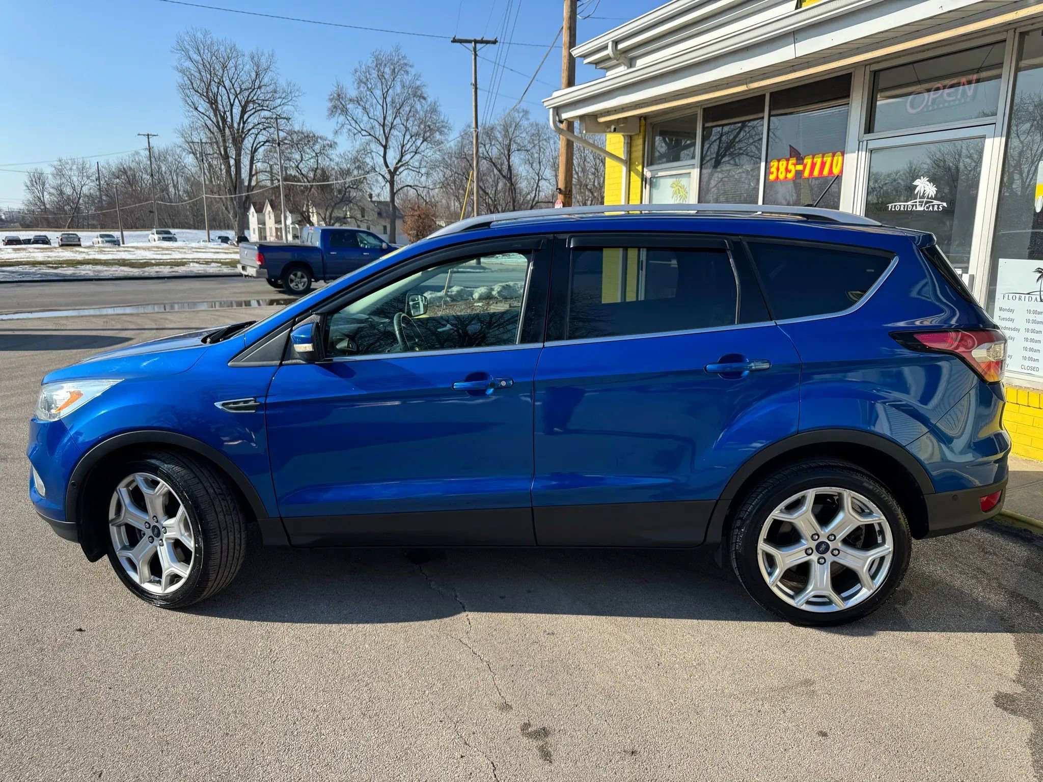 Used 2018 Ford Escape Titanium image 3