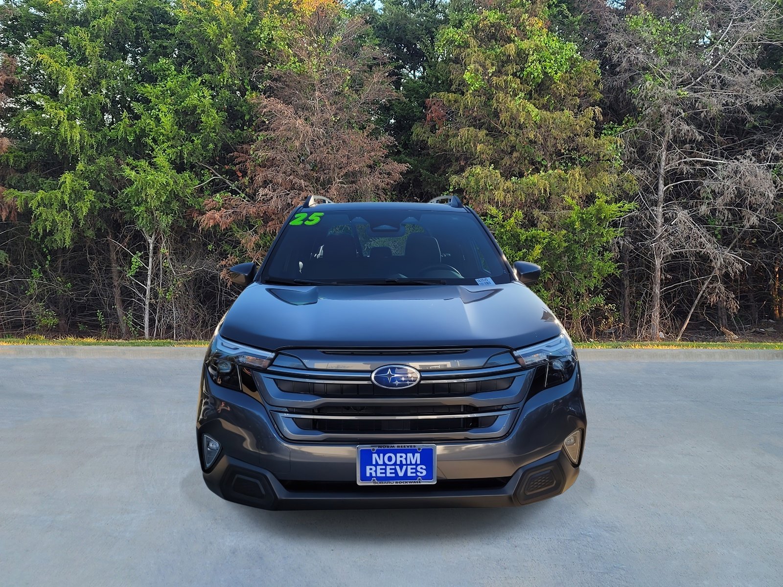 Used 2025 Subaru Forester Premium image 2