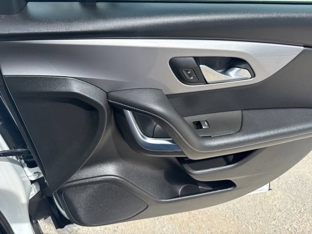 Used 2025 Chevrolet Blazer LT AWD/4WD image 12