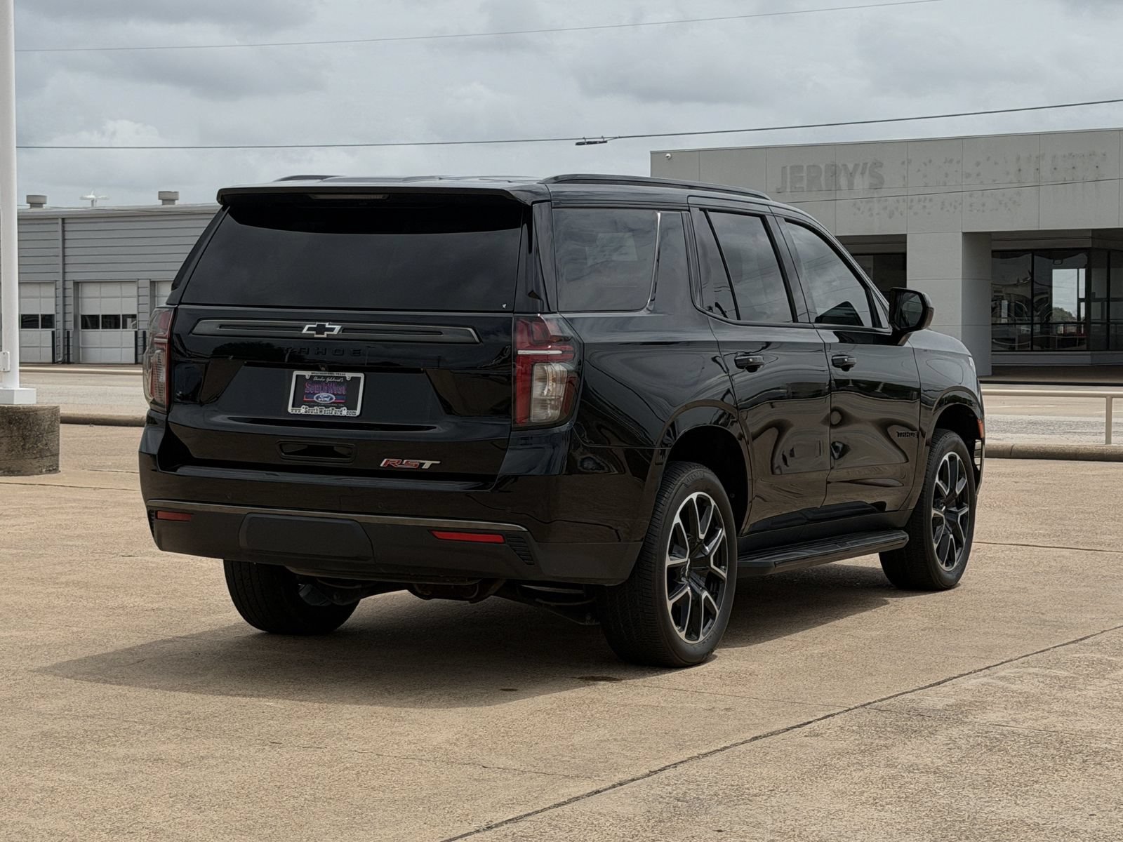 Used 2021 Chevrolet Tahoe RST RWD image 4