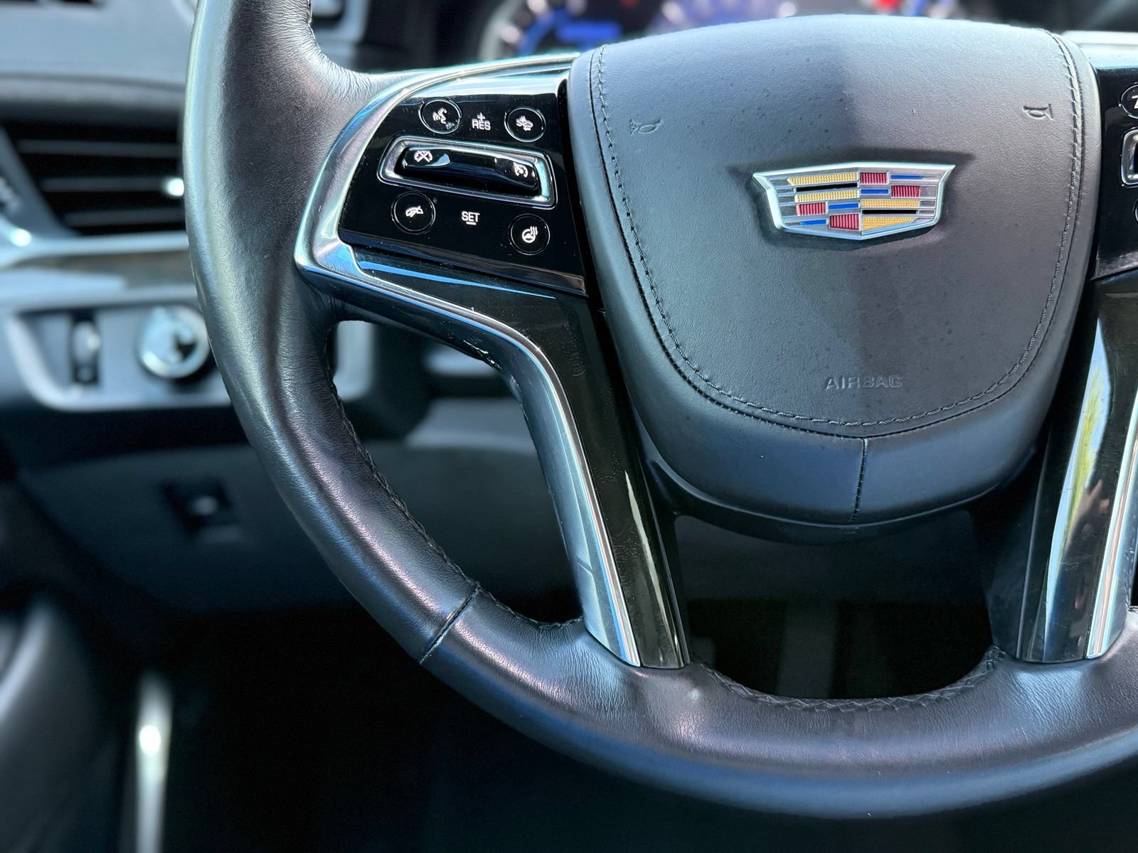 Used 2019 Cadillac Escalade Platinum RWD image 26