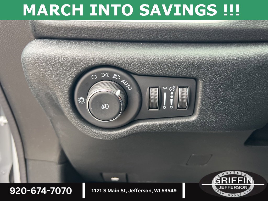 New 2026 Chrysler Pacifica Select image 21