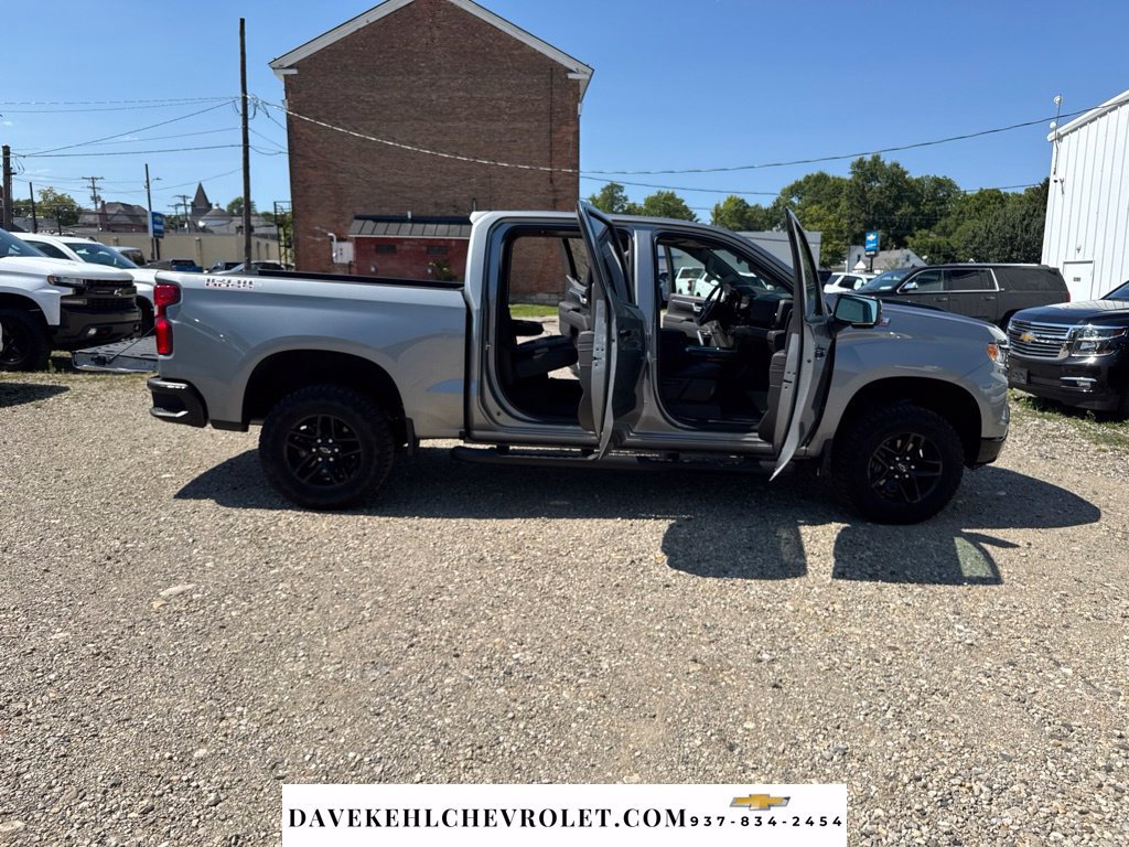Used 2025 Chevrolet Silverado 1500 LT Trail Boss w/ LT Trail Boss Premium Package AWD/4WD image 37