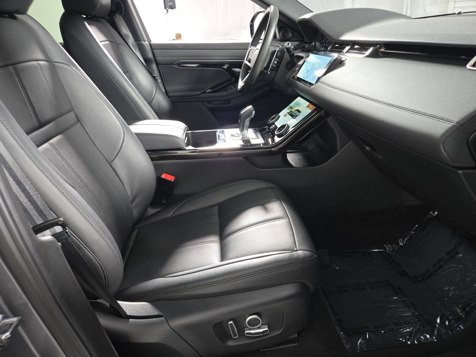 Used 2021 Land Rover Range Rover Evoque R-Dynamic SE AWD/4WD image 19