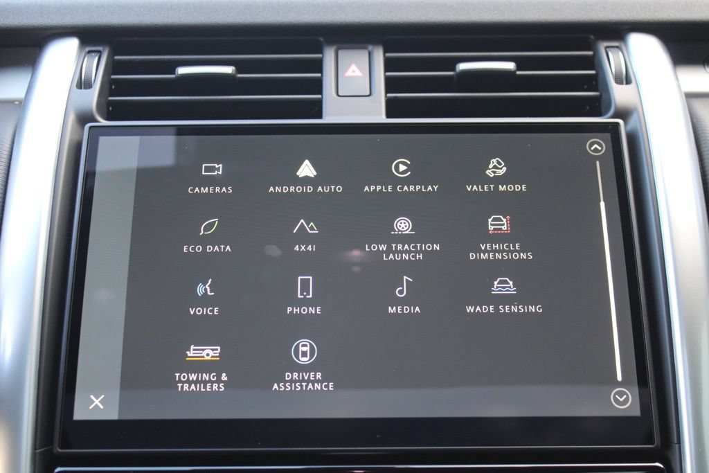 Certified 2025 Land Rover Discovery Dynamic SE AWD/4WD image 26