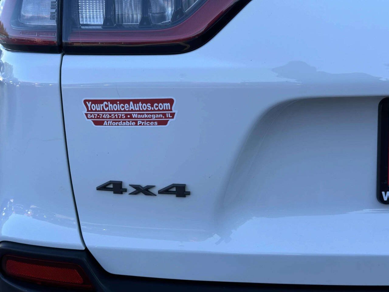Used 2019 Jeep Cherokee Trailhawk w/ Cold Weather Group AWD/4WD image 41