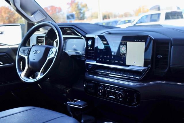 Used 2024 Chevrolet Silverado 1500 LT Trail Boss w/ Protection Package image 32