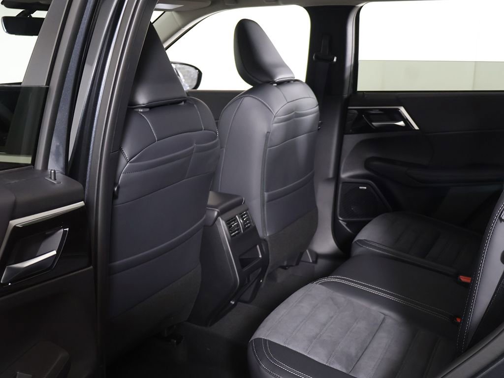 New 2026 Mitsubishi Outlander SE FWD image 29