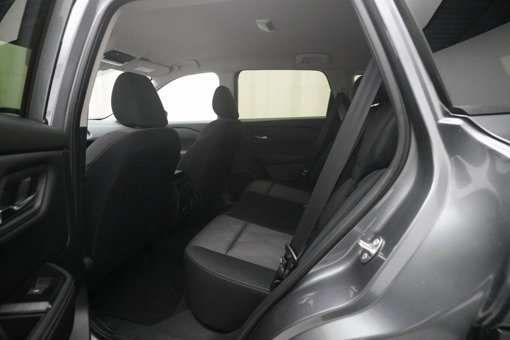 Certified 2024 Nissan Rogue SV image 17